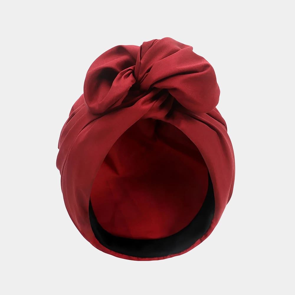 Turban rouge avec nœud